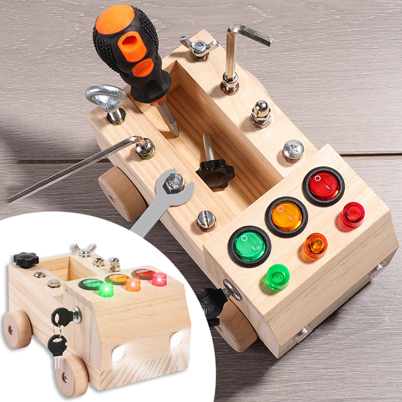 Board Game China - 木製モンテッソーリビジーボード感覚おもちゃスイッチコントロールボックスLEDライトツールカートネジゲーム早期学習おもちゃ2-4歳用
