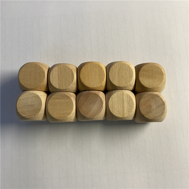 10個入り D6 6面無地木製ダイス パーティー 家族 DI - Dice Tower Wooden のレビューと価格