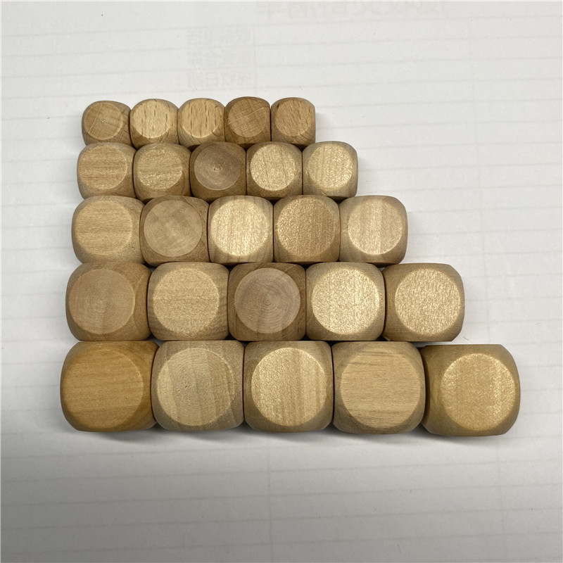 10個入り D6 6面無地木製ダイス パーティー 家族 DI - Dice Tower Wooden のレビューと価格