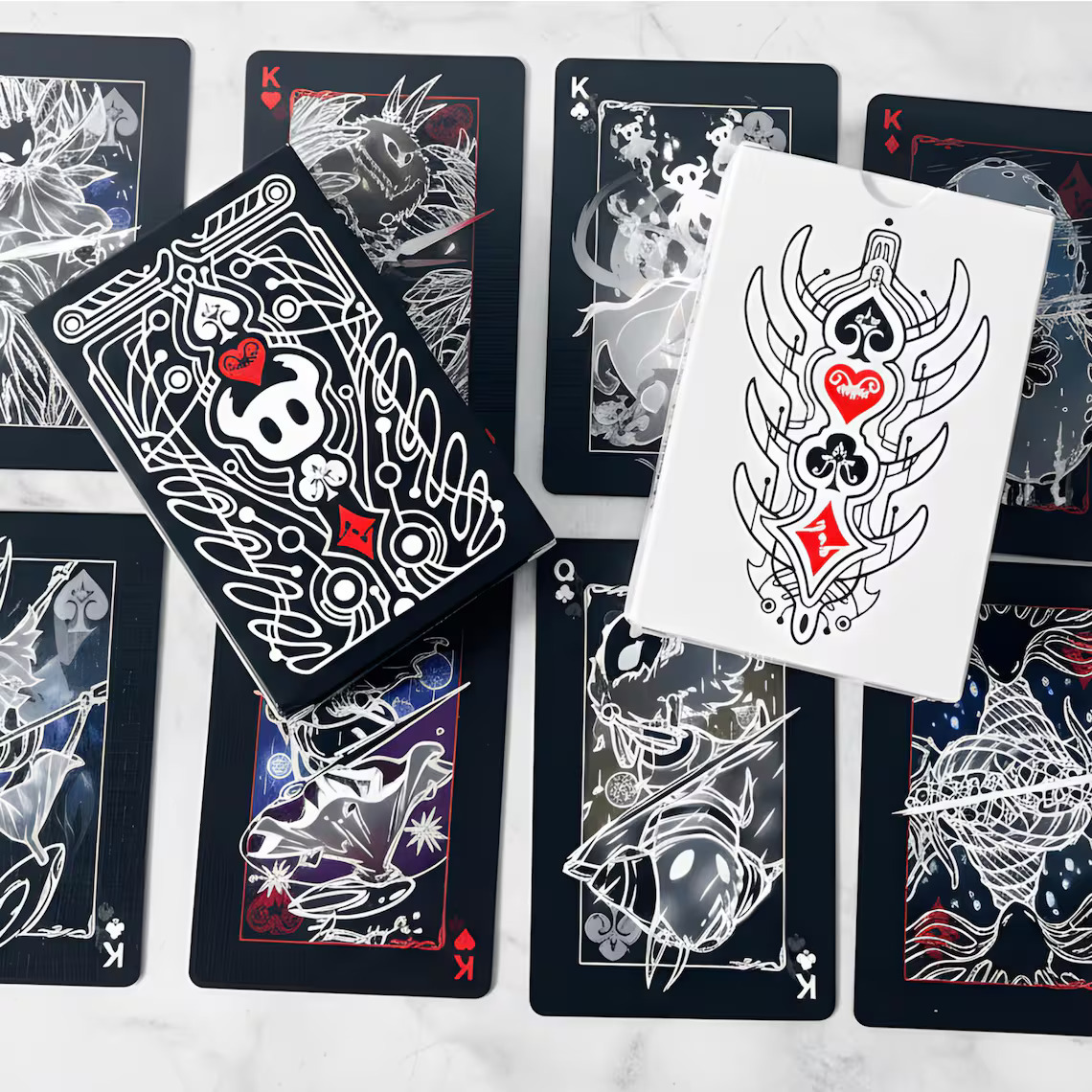 ホロウナイトスタンダードポーカーカードセット黒と白のトランプ - Board Game Card のレビューと価格